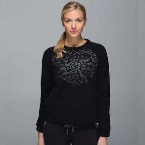 Lululemon Snapshot Crew Reflective Black with leopard animal style print front